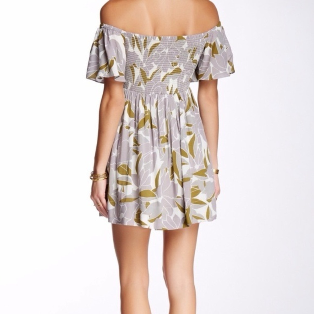 Free People Louise Mini Dress Size Small‎ Purple Floral Smocked Off The Shoulder - Picture 4 of 6